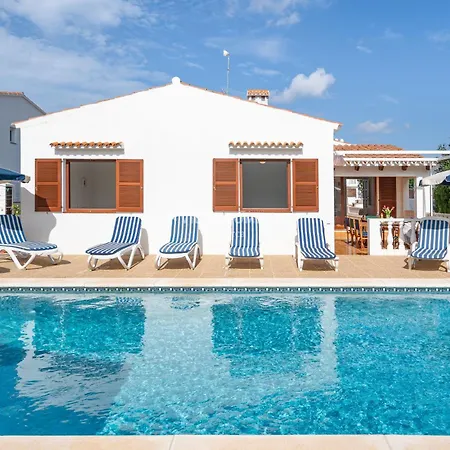 Jojo & Cleo Vila Port d'Addaia