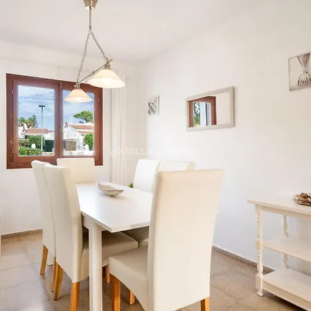 Jojo & Cleo Port d'Addaia