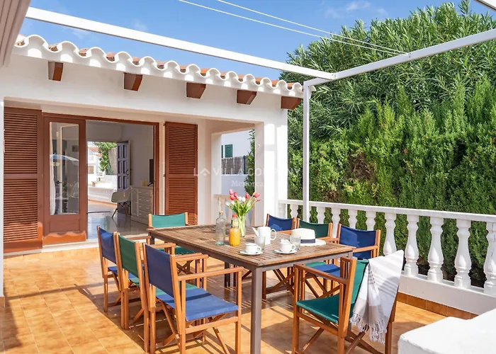 Jojo & Cleo Vila Port d'Addaia