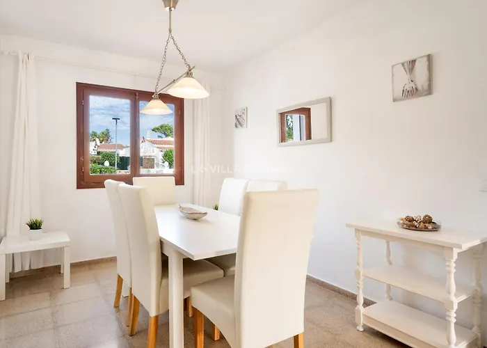 Jojo & Cleo Port d'Addaia